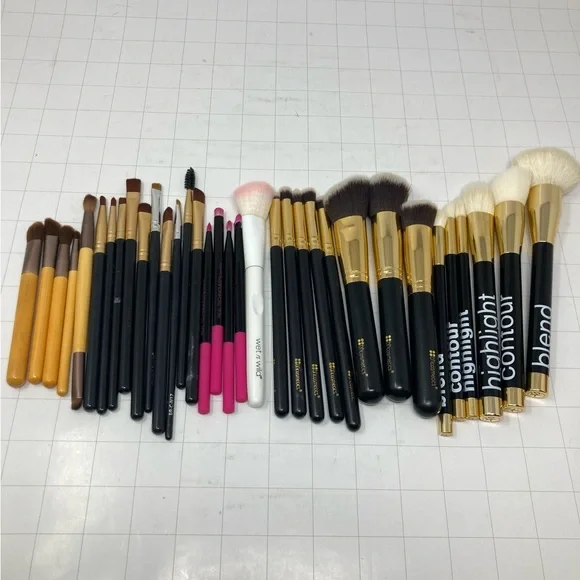 口紅 BH Cosmetics.  Brush 34 BH Cosmetics. Brush 34